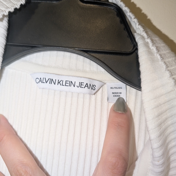 White Zip-Up Ribbed Top - Picture 4 of 4